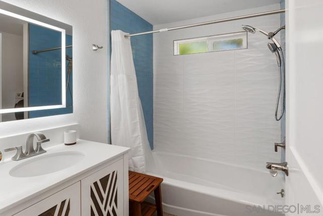 2057 Felspar St, San Diego CA: https://media.crmls.org/mediaz/b2471052-53ad-45be-9fe3-beb48ee485fd.jpg