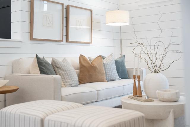 462 Westbourne Street, La Jolla CA: https://media.crmls.org/mediaz/b2471855-0258-4439-8f09-2c1316bf1b81.jpg