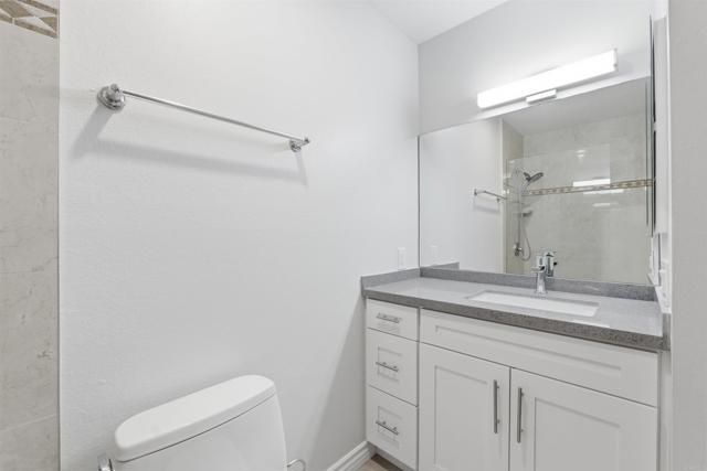 2388 Altisma Way, Carlsbad CA: https://media.crmls.org/mediaz/b2471ac2-c7ad-4baf-8891-dda3a766e9d3.jpg
