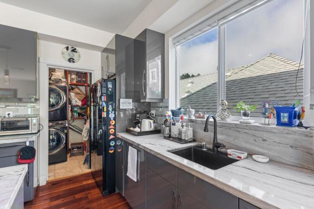 440442 29th Street, San Francisco CA: https://media.crmls.org/mediaz/b249a218-3c42-4d74-bfb9-66c9f12ee55c.jpg