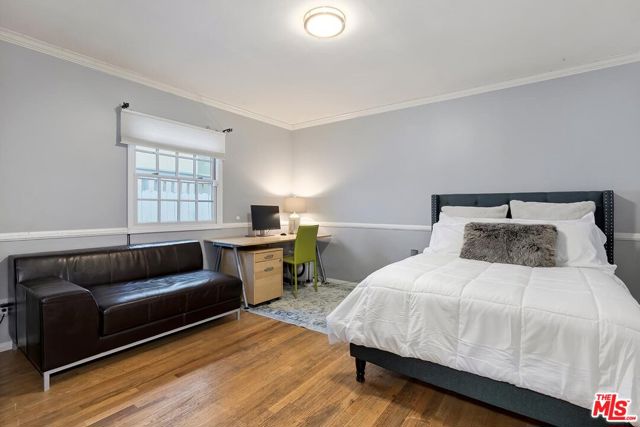 4219 Saugus Avenue, Sherman Oaks CA: https://media.crmls.org/mediaz/b249ab90-bed7-467a-ab2a-9d1096eafae1.jpg