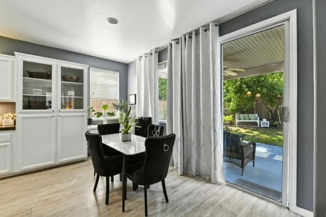 4111 Windsong Street, Sacramento CA: https://media.crmls.org/mediaz/b249bfea-a66b-4d2e-88f2-e6cb9f1c56a7.jpg