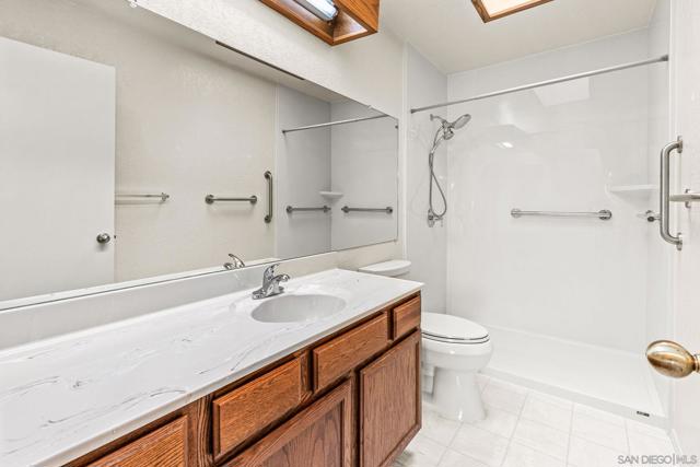 628 Via Santa Paulo, Vista CA: https://media.crmls.org/mediaz/b24a6801-febb-4531-90db-8f5b5e62f7a1.jpg