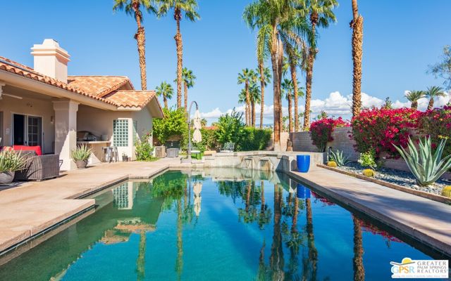 38610 Desert Mirage Drive, Palm Desert CA: https://media.crmls.org/mediaz/b24b32b4-e4d9-4664-85a2-8f1bdd298f5b.jpg