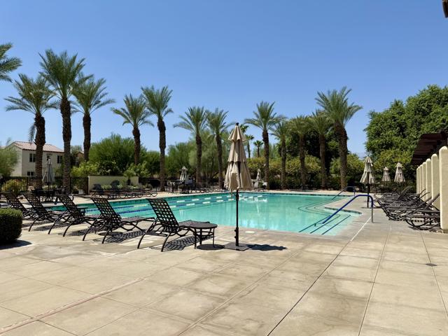 414 Via De La Paz, Palm Desert CA: https://media.crmls.org/mediaz/b24ba0e7-2b62-4a38-876c-11f3169a7e14.jpg