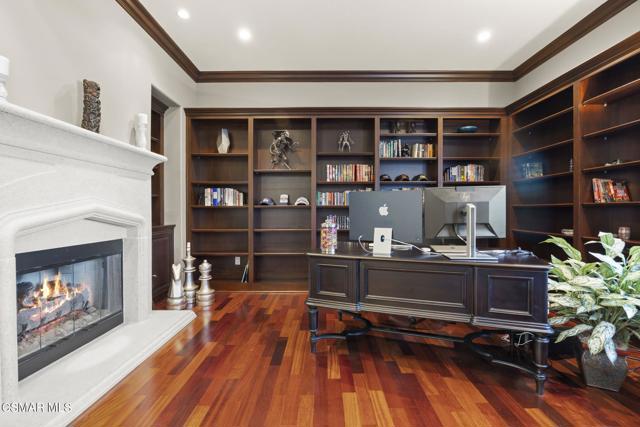 4988 Read Road, Moorpark CA: https://media.crmls.org/mediaz/b24ba8eb-5b59-4fbb-97a0-408b559107a7.jpg