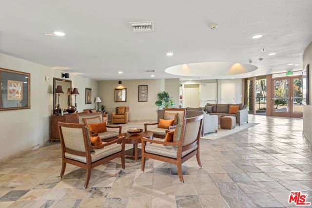 1 Bed Home for Sale in Playa Vista, California