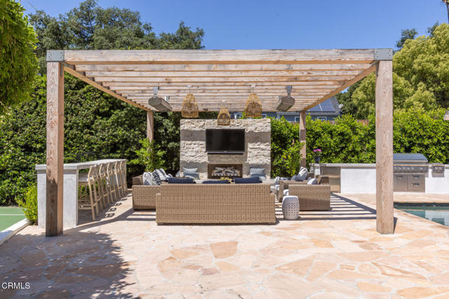 4435 Encinas Drive, La Canada Flintridge CA: https://media.crmls.org/mediaz/b24c4343-0440-4d10-a967-b0097ca97b59.jpg