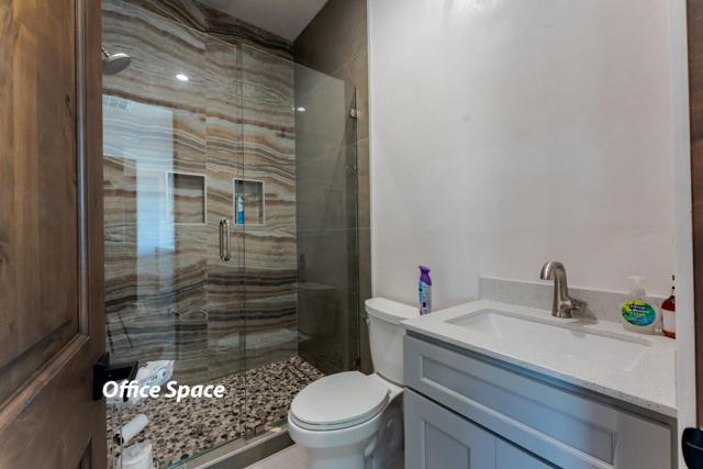 8440 Lovers Lane, Hollister CA: https://media.crmls.org/mediaz/b24cbdbf-356c-41b9-abe8-63d9d6428558.jpg