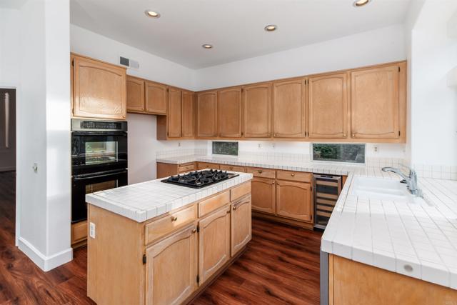 Detail Gallery Image 17 of 55 For 11605 Windcrest Ln, San Diego,  CA 92128 - 4 Beds | 3 Baths