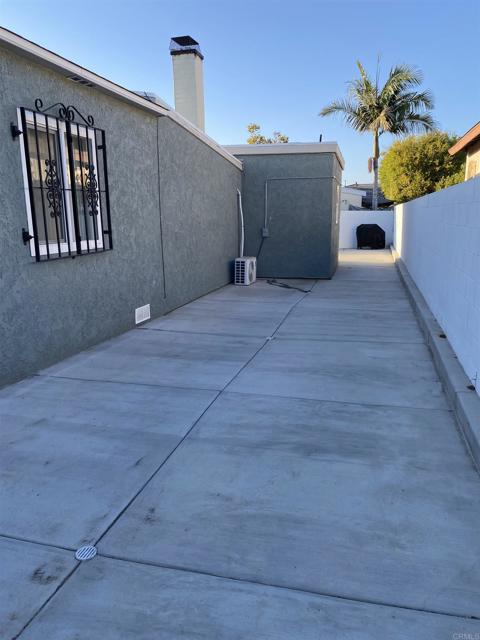 Detail Gallery Image 15 of 17 For 5454 Roswell St, –,  CA 92114 - 3 Beds | 2 Baths