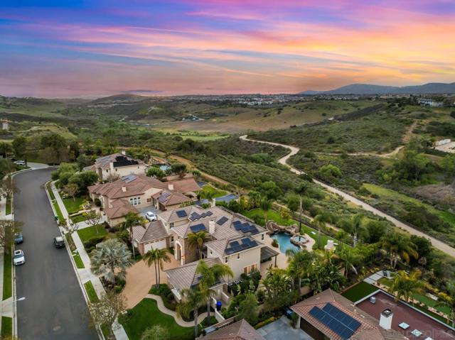 10263 Winecreek Ct, San Diego CA: https://media.crmls.org/mediaz/b24e1b7e-2fca-4bac-80d8-9909e58c28fe.jpg