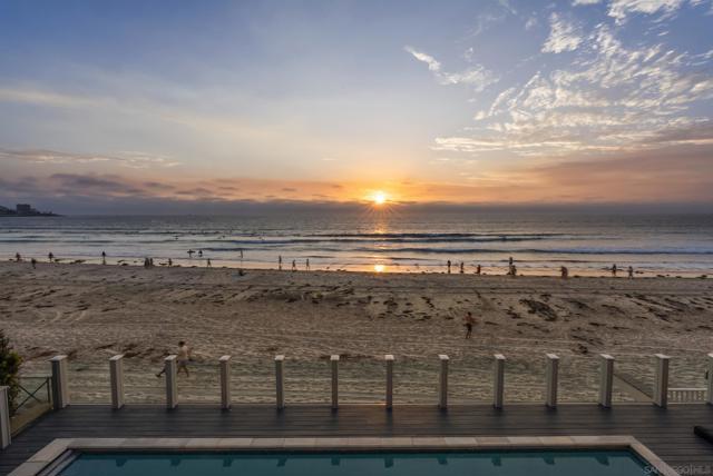 8510 El Paseo Grande, La Jolla CA: https://media.crmls.org/mediaz/b24ec6de-3486-47d7-936b-2f755d7f68b9.jpg