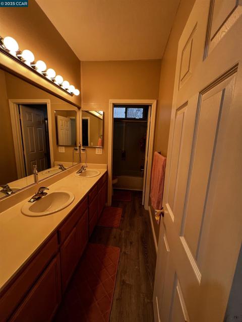 4045 Galenez Way, Antioch CA: https://media.crmls.org/mediaz/b24eed38-62b9-47cf-931b-f776db1f92b7.jpg