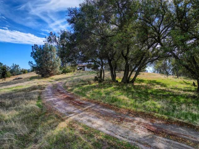 4505 4 X Ranch Road, Burson CA: https://media.crmls.org/mediaz/b24f1adb-472d-4eda-af27-f4df20b641de.jpg