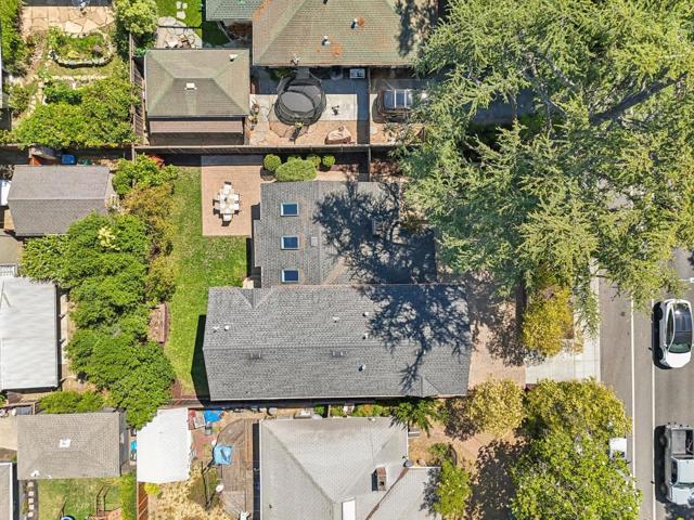 236 Willow Road, Menlo Park CA: https://media.crmls.org/mediaz/b24f8319-2c0e-4e63-8dff-3bb09f4f9a40.jpg