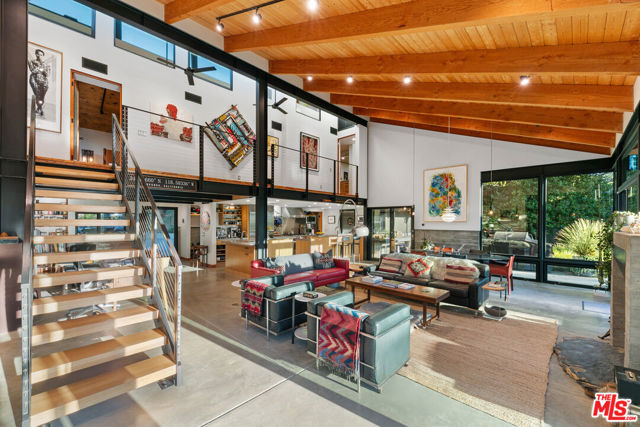 20605 Cheney Drive, Topanga CA: https://media.crmls.org/mediaz/b24f8dd8-1868-49bf-bc87-922df255683c.jpg