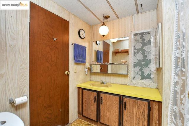 3301 BUCHANAN RD, Antioch CA: https://media.crmls.org/mediaz/b24fde1e-2342-4d49-8d36-86ce0c7ebab5.jpg