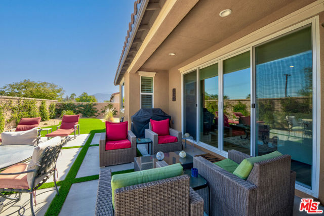 81975 Via San Clemente, La Quinta CA: https://media.crmls.org/mediaz/b2501232-5fc4-4536-9b2e-a7dbb8747f50.jpg