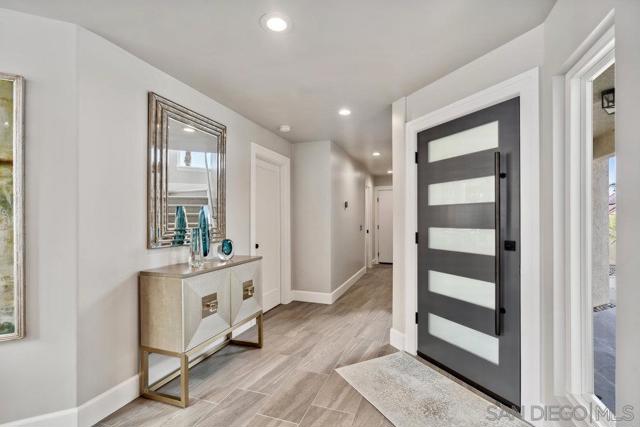 12 Mardi Gras Rd, Coronado CA: https://media.crmls.org/mediaz/b2503e4d-9382-411d-8671-f2bd04b07f49.jpg