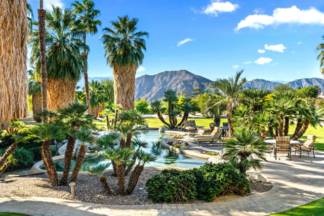 80645 La Docena Trail, La Quinta CA: https://media.crmls.org/mediaz/b250802d-b479-4299-ac1e-3fdf210d50d6.jpg