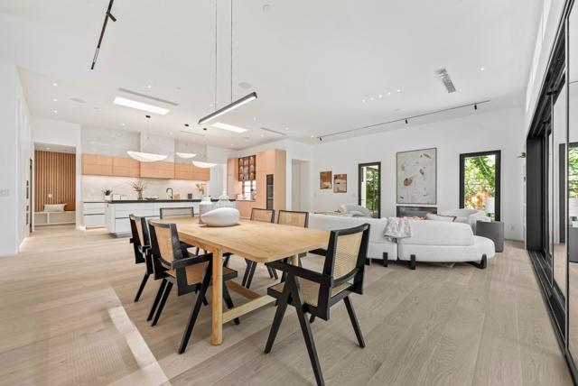 1068 Riverside Drive, Los Altos CA: https://media.crmls.org/mediaz/b250d452-4c33-4e06-96cf-028da94a5a5d.jpg