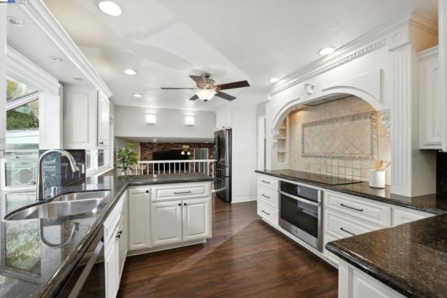 2740 Mohawk Cir, San Ramon CA: https://media.crmls.org/mediaz/b250e79d-4709-455f-89e2-f9702959f96b.jpg