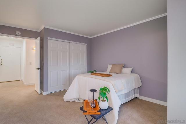 10350 Caminito Cuervo, San Diego CA: https://media.crmls.org/mediaz/b2515e4c-7284-4254-bd67-7f7bf8a67241.jpg