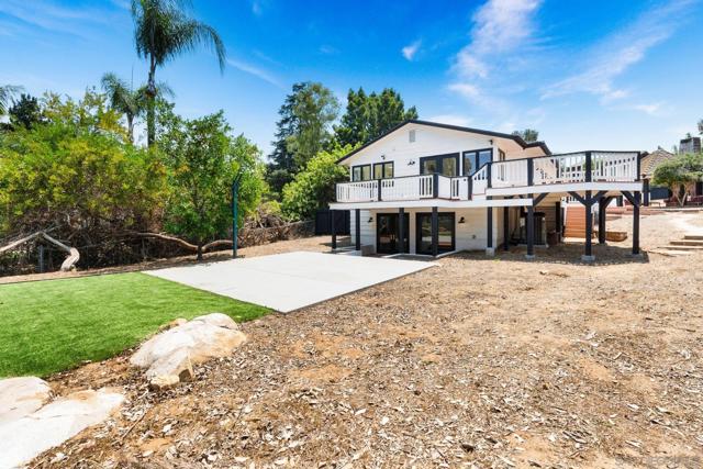 13953 Sagewood Dr, Poway CA: https://media.crmls.org/mediaz/b2515f9a-ce62-47ac-8d1c-3cf8771150a8.jpg