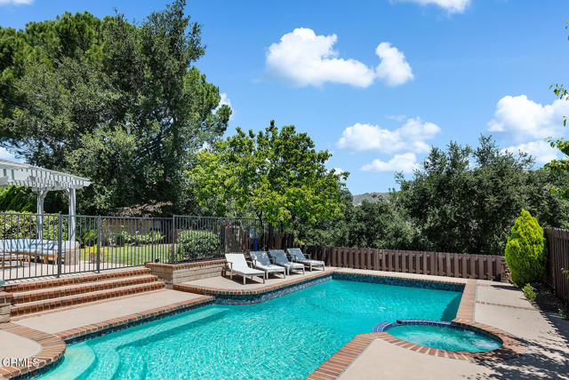 18845 Braemore Road, Porter Ranch CA: https://media.crmls.org/mediaz/b2516470-fbd4-437f-ad6e-8b7dcdf8a3f6.jpg