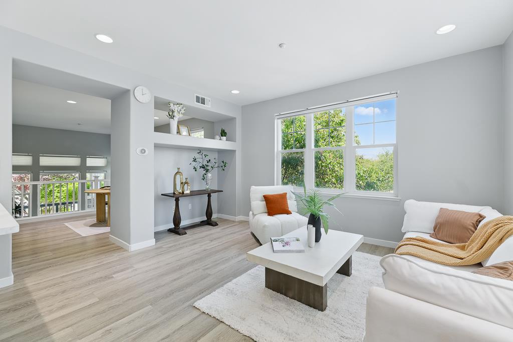 341 Destino Circle