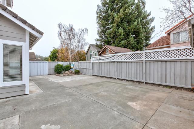 559 Topley Court, Vallejo CA: https://media.crmls.org/mediaz/b2525ff1-d351-46c3-9285-40b9171a36fc.jpg