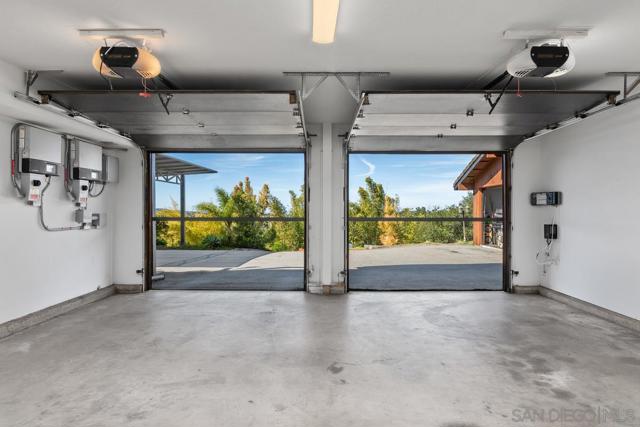 30830 Ranch Creek Rd, Valley Center CA: https://media.crmls.org/mediaz/b25363b4-0c73-4aa7-902d-112f948f821e.jpg