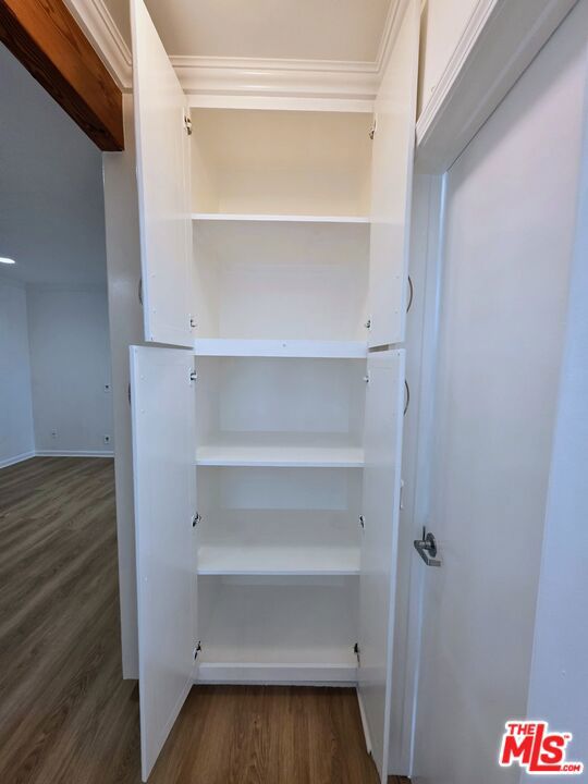 626 Broadway Street, Venice CA: https://media.crmls.org/mediaz/b2539c2a-2dad-4291-849f-2e8642f69cf8.jpg