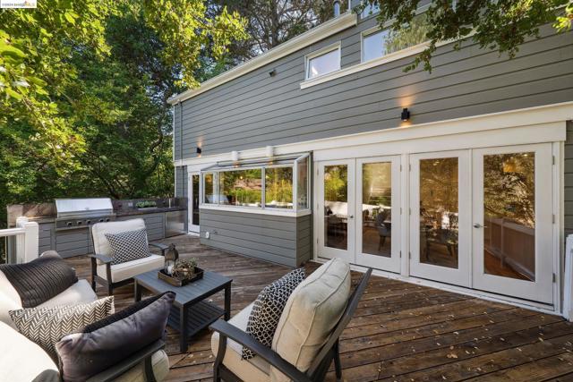 Image 21 of 59 For 5980 Harbord Dr