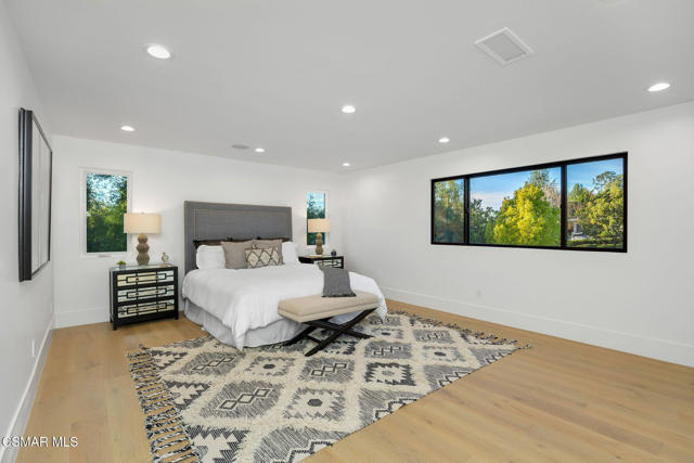 1324 La Granada Drive, Thousand Oaks CA: https://media.crmls.org/mediaz/b2556931-0ccc-4292-90df-77bfc6aca8d7.jpg