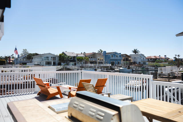 3960 W Hemlock Street, Oxnard CA: https://media.crmls.org/mediaz/b25571b5-fb1b-4598-a207-f3631072522b.jpg