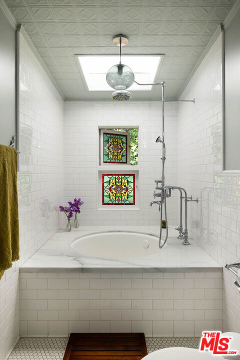 8805 Lookout Mountain Avenue, Los Angeles CA: https://media.crmls.org/mediaz/b255f494-7e43-45b3-a827-8de8c65abdbf.jpg