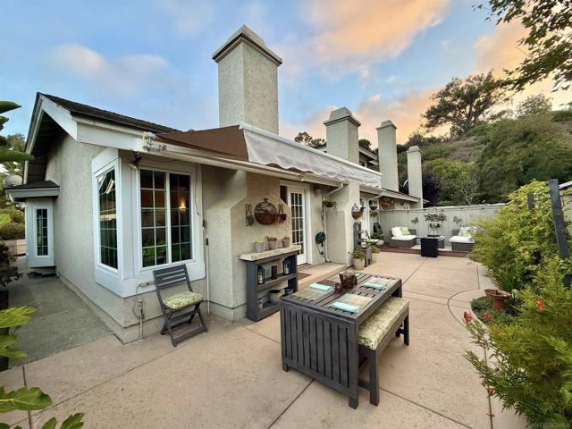 543 Rockport Ct, Encinitas CA: https://media.crmls.org/mediaz/b257475c-11ae-4468-af3a-8ebdcbf028e1.jpg