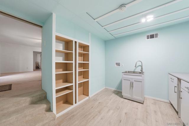 4040 Yale Ave, La Mesa CA: https://media.crmls.org/mediaz/b2575eb0-910c-49e8-bfb9-7779a0d6c5a2.jpg