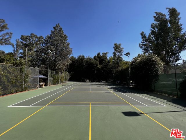 2090 Lakeshore Drive, Agoura Hills CA: https://media.crmls.org/mediaz/b257a3fe-43f9-4276-91d9-0a62b5332221.jpg