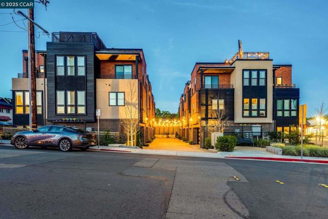922 Brown Avenue, Lafayette CA: https://media.crmls.org/mediaz/b25821b9-e8d6-42c6-9e74-e06047fbfac2.jpg