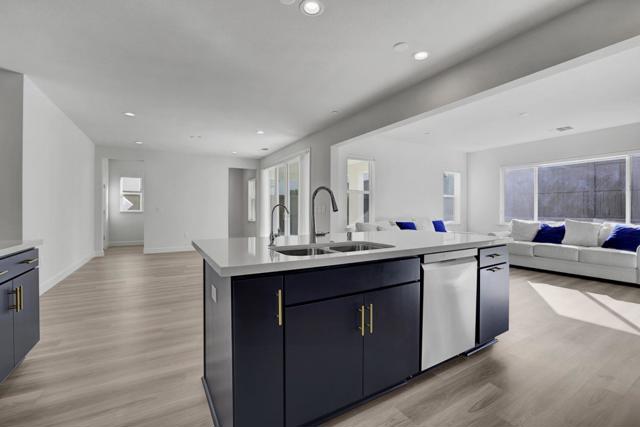 4203 Randa Way, Tracy CA: https://media.crmls.org/mediaz/b2583d8f-9e87-4863-b0b5-de19ffdf0cd8.jpg