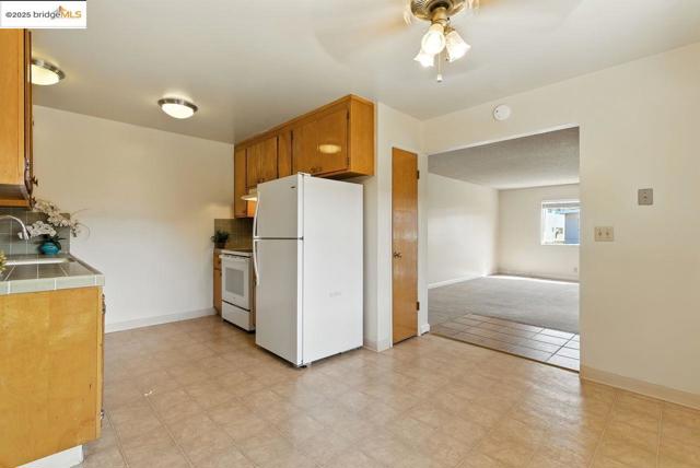 4336 Rilea Way, Oakland CA: https://media.crmls.org/mediaz/b2587f2e-bd0b-4ad5-94b0-57f05334b964.jpg