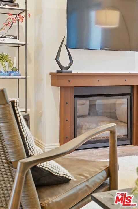 4541 Colfax Avenue, Studio City CA: https://media.crmls.org/mediaz/b258a24b-a054-44a9-9a2a-94cdb299304a.jpg