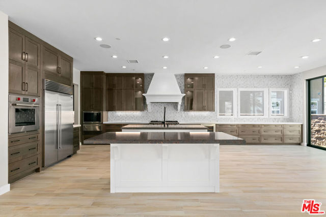 20517 W Deer Grass Court, Porter Ranch CA: https://media.crmls.org/mediaz/b258ec40-28f1-4df0-87e9-b206a1b2a3c2.jpg
