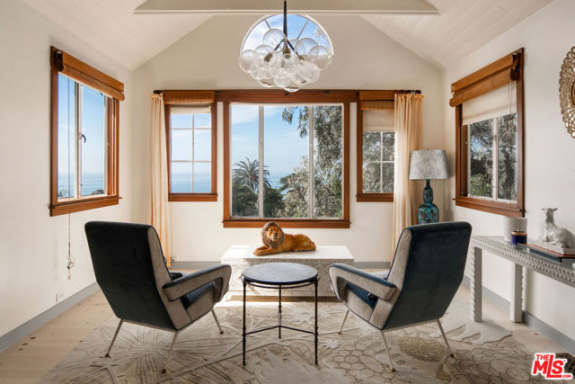 31840 Seafield Drive, Malibu CA: https://media.crmls.org/mediaz/b2593667-8afe-45a8-82e6-d15df0a842d8.jpg