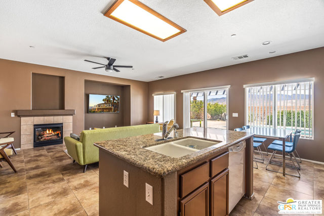 1238 Vista Sol, Palm Springs CA: https://media.crmls.org/mediaz/b2596d8f-2ef5-48f7-a3b4-aece99f2b3ef.jpg