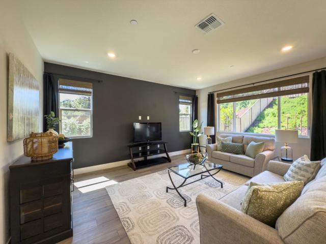 2581 Haybale Street, Gilroy CA: https://media.crmls.org/mediaz/b259943a-5e49-4283-a240-280fc6989572.jpg