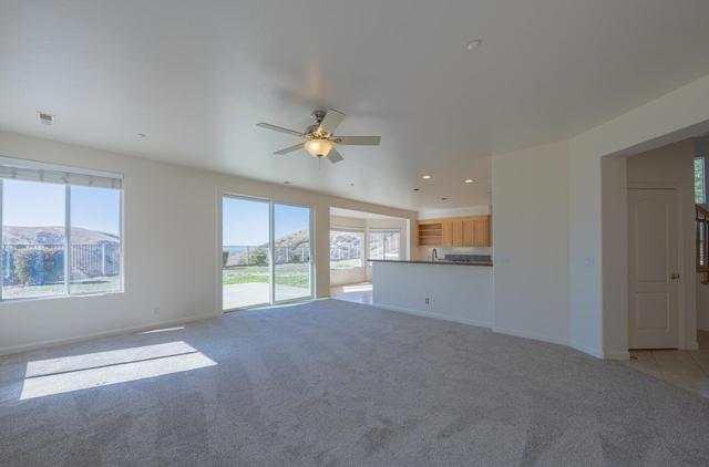 27606 Prestancia Circle, Salinas CA: https://media.crmls.org/mediaz/b25a0f00-1611-485c-a709-5d50b5be3ce5.jpg